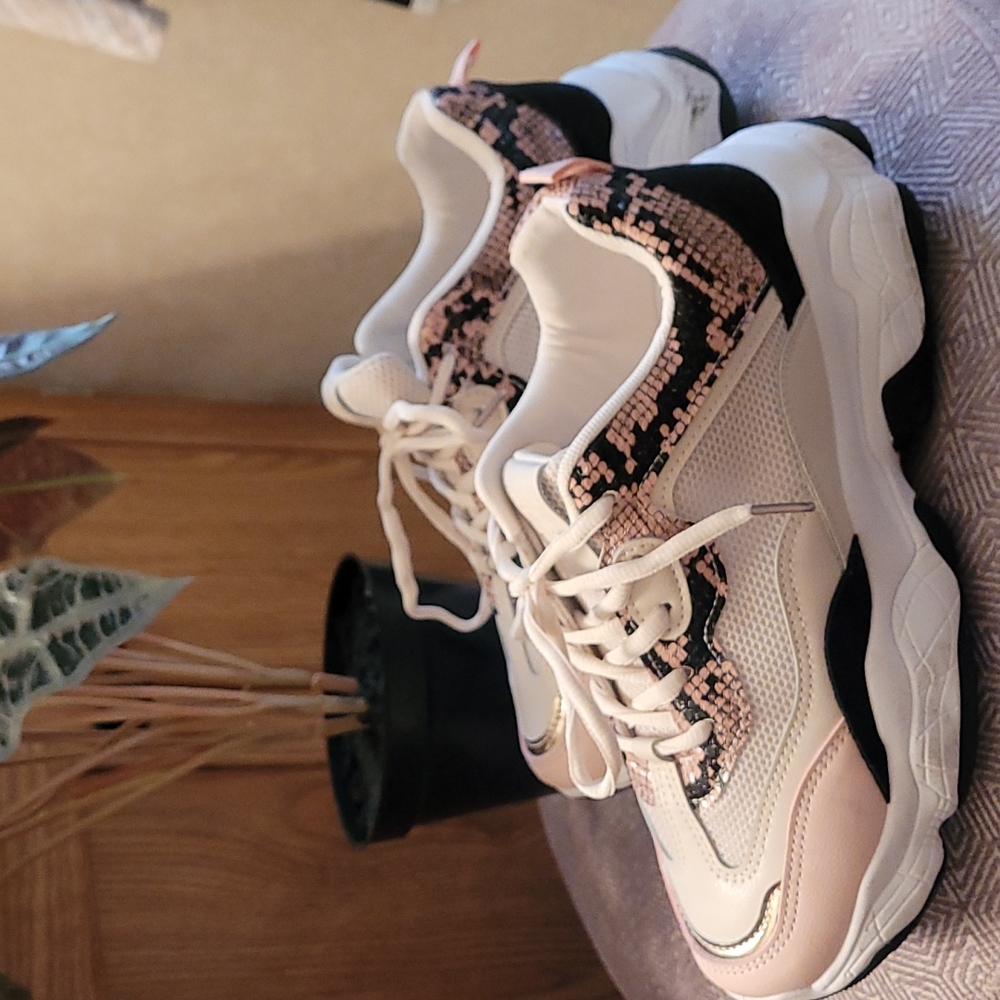 Pink snakeskin chuncky sneakers